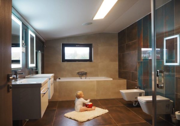 Realizace moderní koupelny v paneláku v Mostě