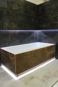 Prodejna Šujan Most Koupelny – vana s podsvícením