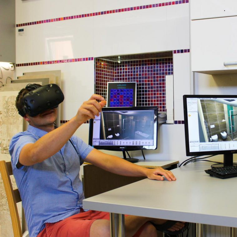 prohlídka koupelny ve virtuální realitě pomocí 3D brýlí