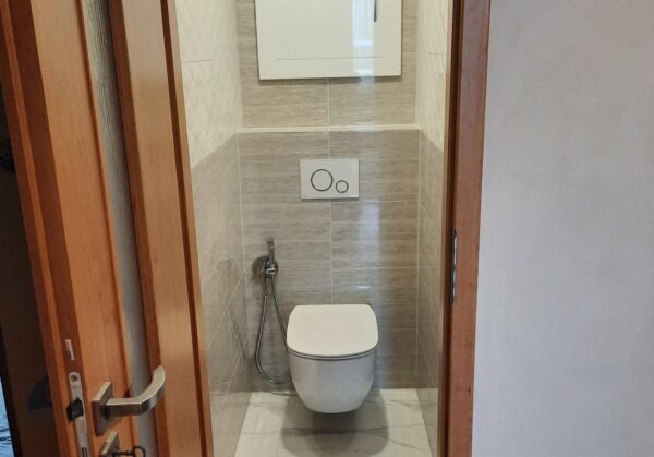 Koupelny inspirace: Malá koupelna s 3D obklady v paneláku