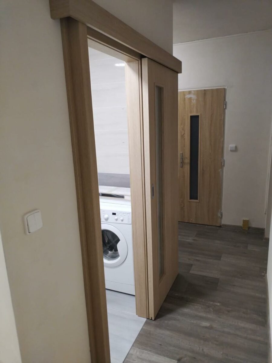 Malá koupelna v panelovém bytě (Teplice)