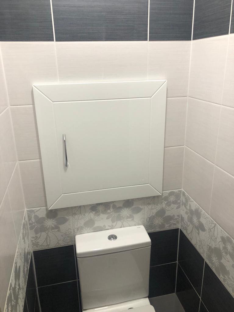 Koupelny inspirace - malá černobílá koupelna s výměnou vany za sprchový kout